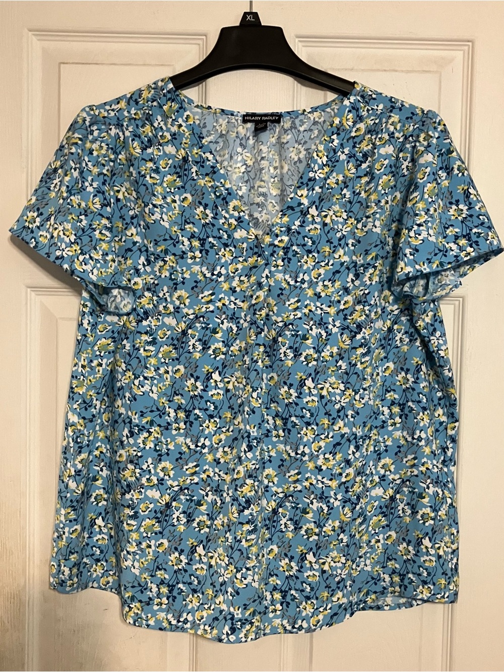 Women’s Pleione Light Blue Floral V-Neck Short Sleeve Blouse Size L Lightweight